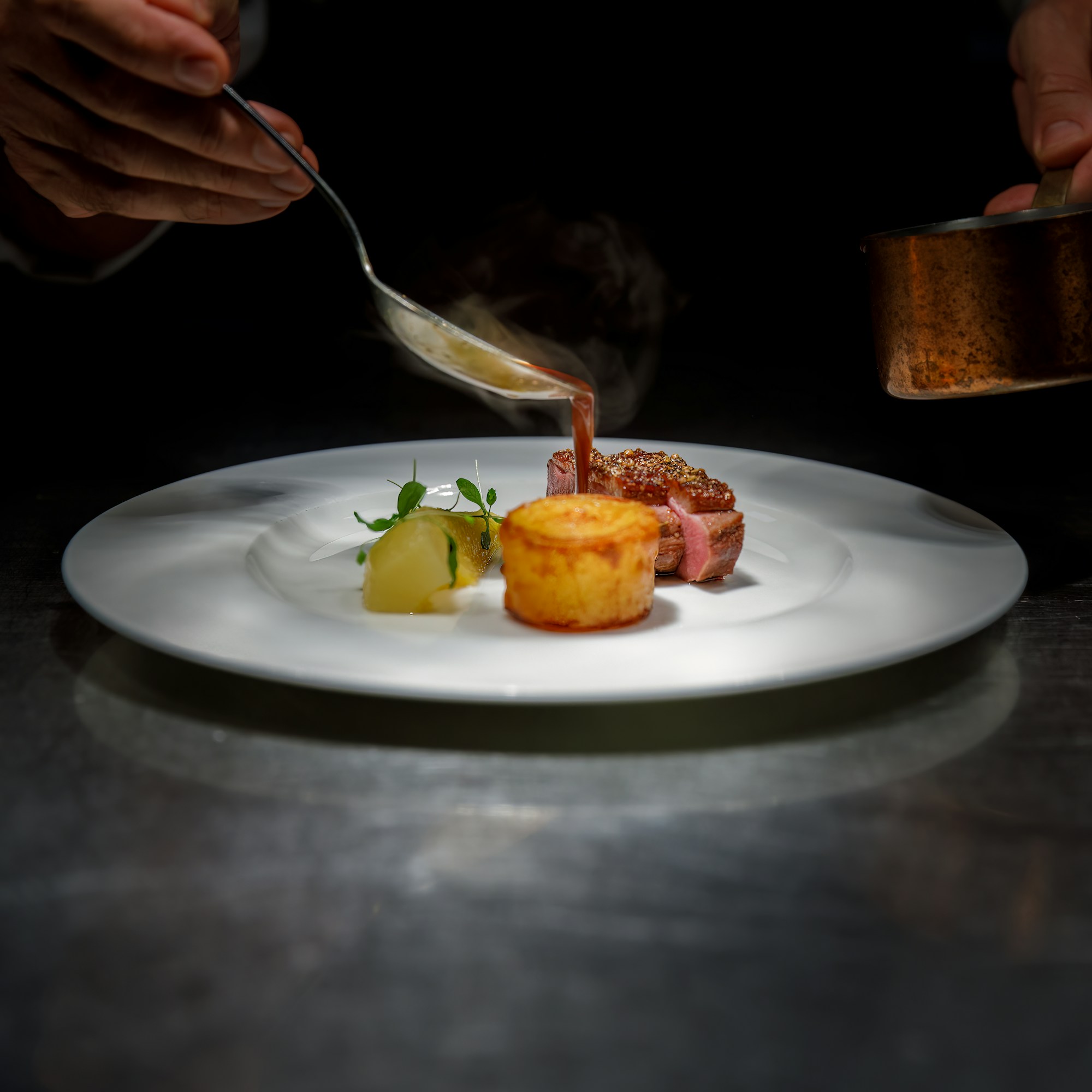 Sauce wird angerichtet